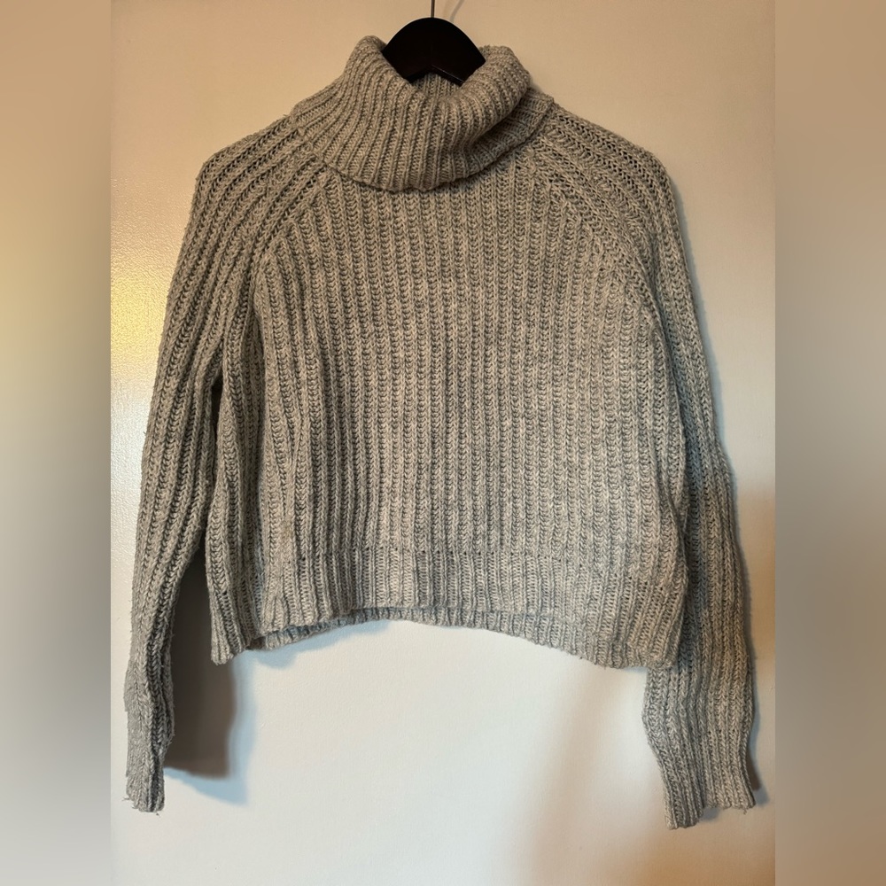 aritzia sweater
